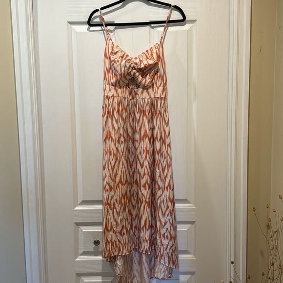 Nine West Hi-Low Women’s Dress. Size Medium. Terracotta, blue, and cream. - Picture 2 of 6